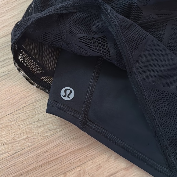 COPY - Lululemon City Sky Run By Shorts - Picture 7 of 7